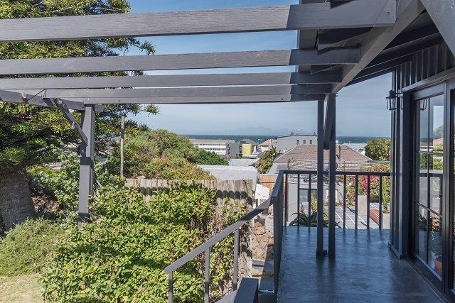 4 Bedroom Property for Sale in Fish Hoek Western Cape